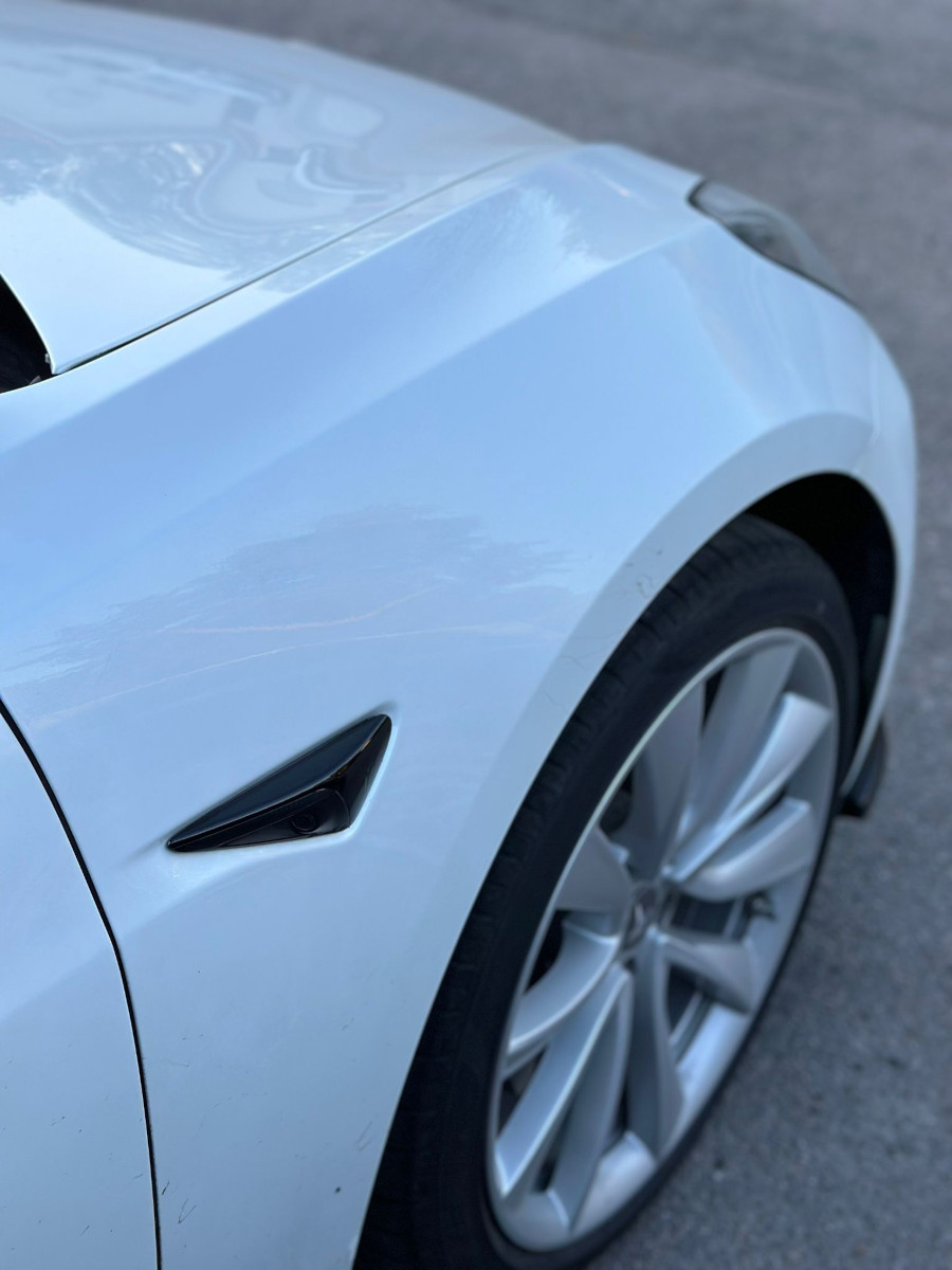 WunderVinyl SG+ Piano Black chrome delete wrap