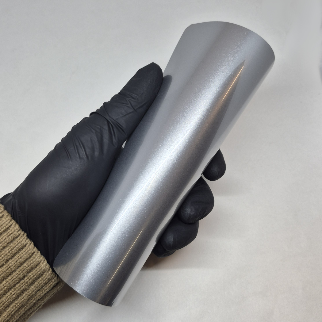 WunderVinyl Super Gloss+ Metallic GT Silver LT bilfolie