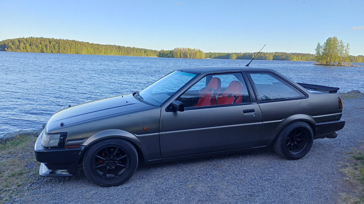 WunderVinyl Super Satin Space Silver LT wrap