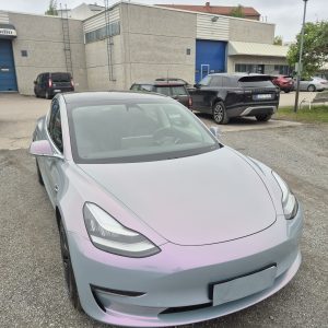 WunderVinyl Super Gloss+ Candy Flip Grey to Purple LT — Tesla Model 3