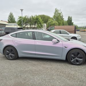 Tesla helfoliering - WunderVinyl Super Gloss+ Candy Flip Grey to Purple LT